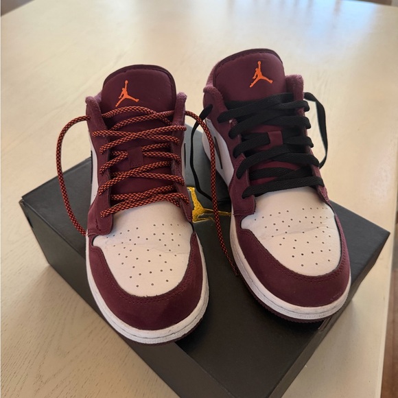 Air Jordan 1 Low (GS) Maroon and White Sneakers - Picture 6 of 8